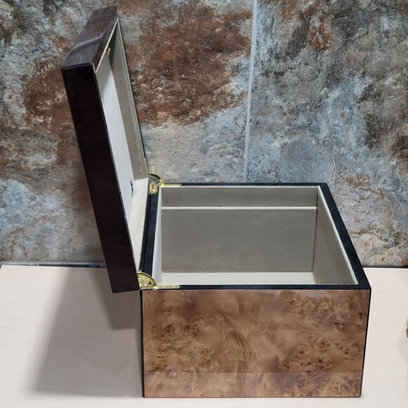 Lacquered Burl Walnut Veneer High Gloss Finish Memorial Keepsake Box - Picture 12 of 16